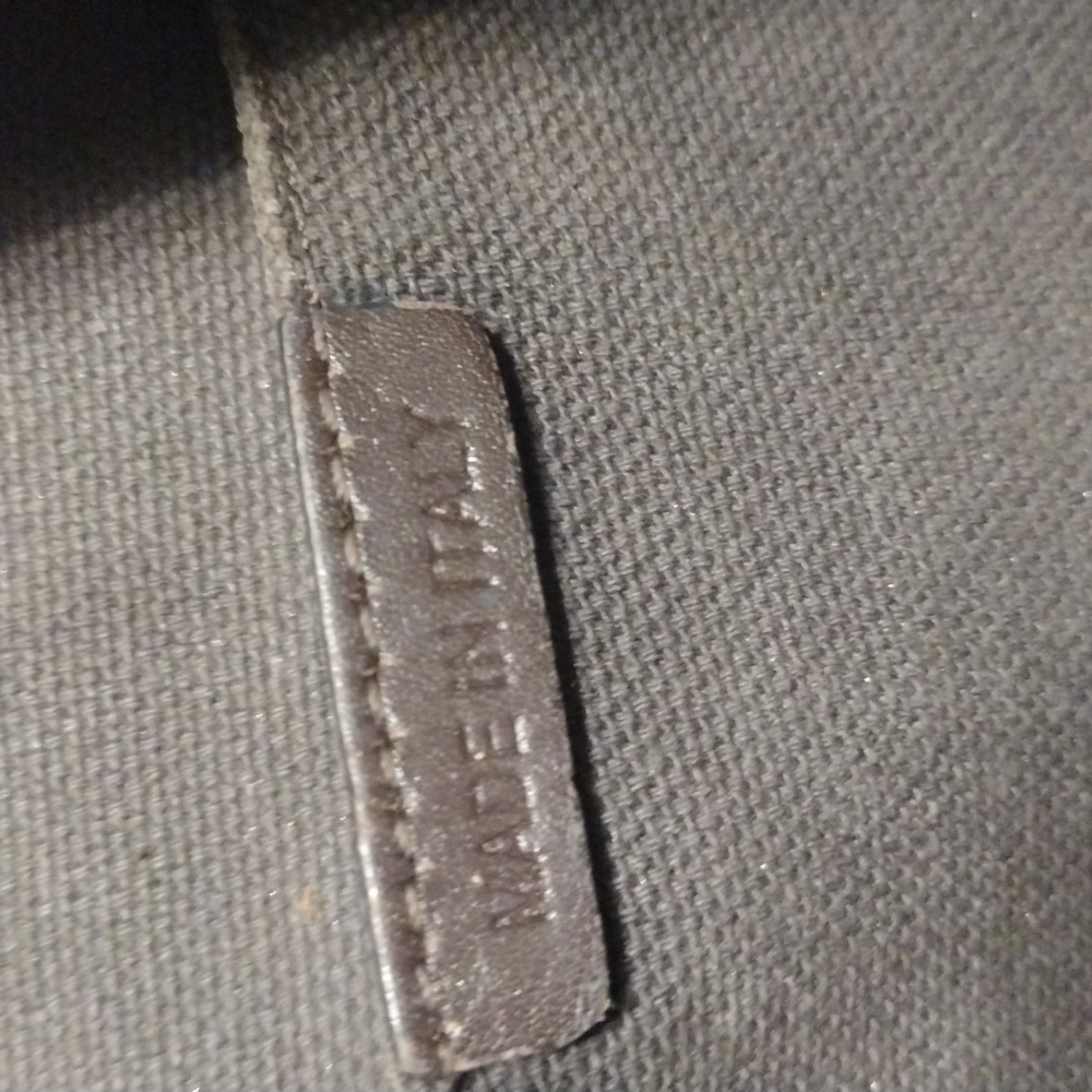 Burberry shoulder bag large tote style. - Picture 3 of 8
